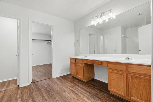 210 Trees Drive, Cedar Hill, TX 75104
