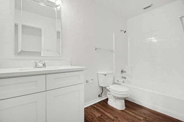 210 Trees Drive, Cedar Hill, TX 75104