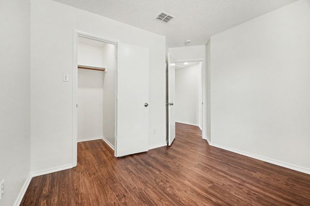 210 Trees Drive, Cedar Hill, TX 75104