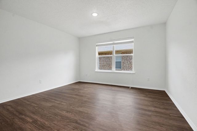210 Trees Drive, Cedar Hill, TX 75104