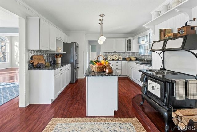 6111 Tara Lane, Collinsville, IL 62234