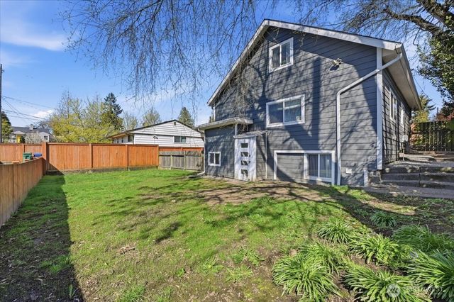 1715 SW Trenton Street, Seattle, WA 98106