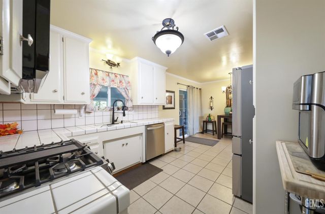 140 Langford Avenue, Arvin, CA 93203