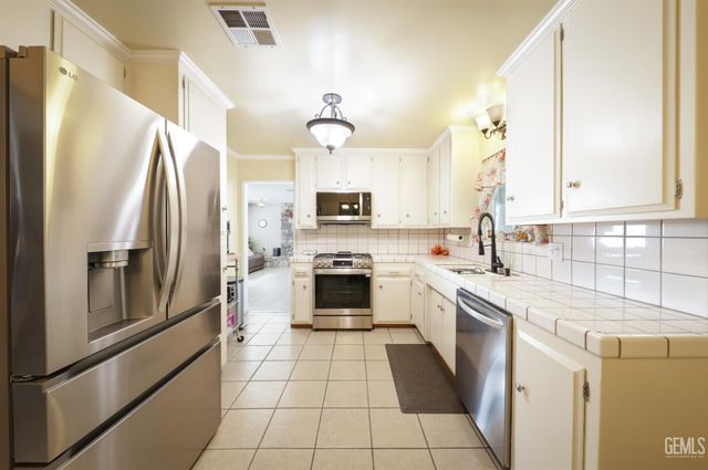 140 Langford Avenue, Arvin, CA 93203