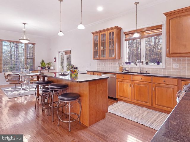 33 N NEW YORK RD, Galloway, NJ 08205