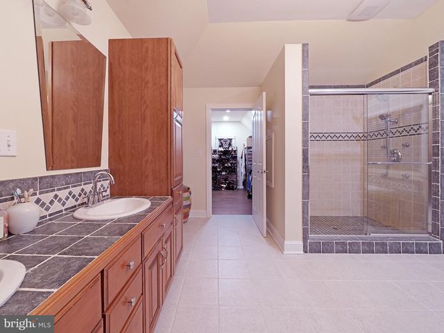 33 N NEW YORK RD, Galloway, NJ 08205