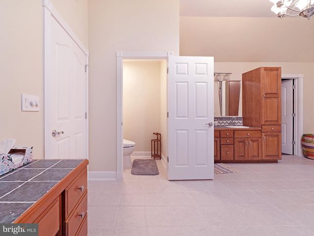 33 N NEW YORK RD, Galloway, NJ 08205
