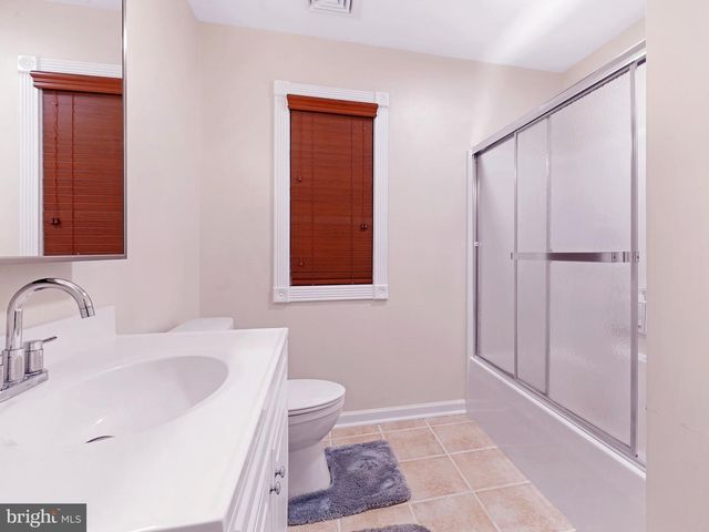 33 N NEW YORK RD, Galloway, NJ 08205