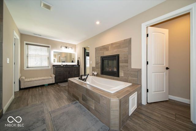14640 Meadow Bend Drive, Fishers, IN 46037