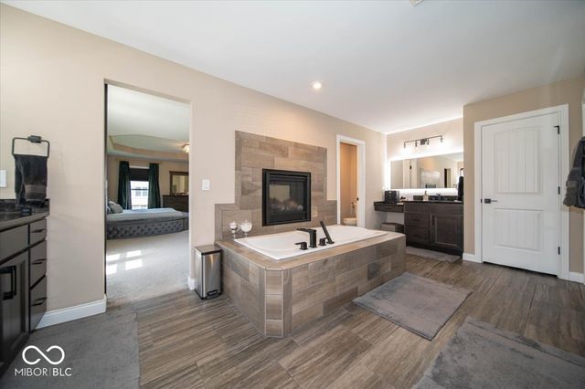 14640 Meadow Bend Drive, Fishers, IN 46037