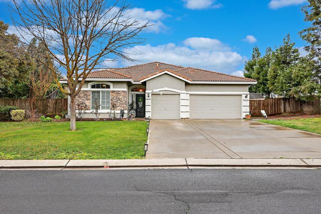 12170 Pheasant Run Blvd, Chowchilla, CA 93610