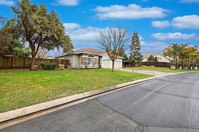 12170 Pheasant Run Blvd, Chowchilla, CA 93610