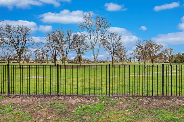 12170 Pheasant Run Blvd, Chowchilla, CA 93610