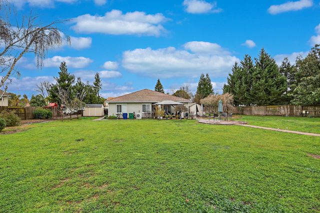12170 Pheasant Run Blvd, Chowchilla, CA 93610