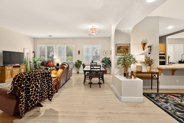 12170 Pheasant Run Blvd, Chowchilla, CA 93610