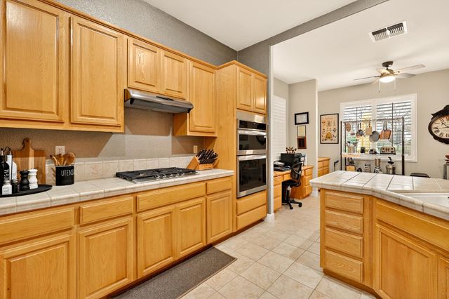 12170 Pheasant Run Blvd, Chowchilla, CA 93610