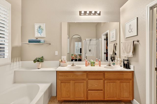 12170 Pheasant Run Blvd, Chowchilla, CA 93610