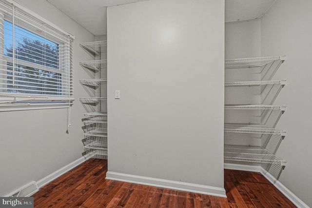 1 LAMATAN RD, Newark, DE 19711