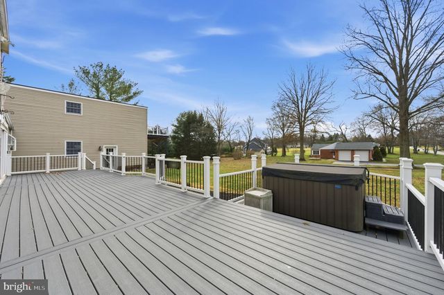 1 LAMATAN RD, Newark, DE 19711