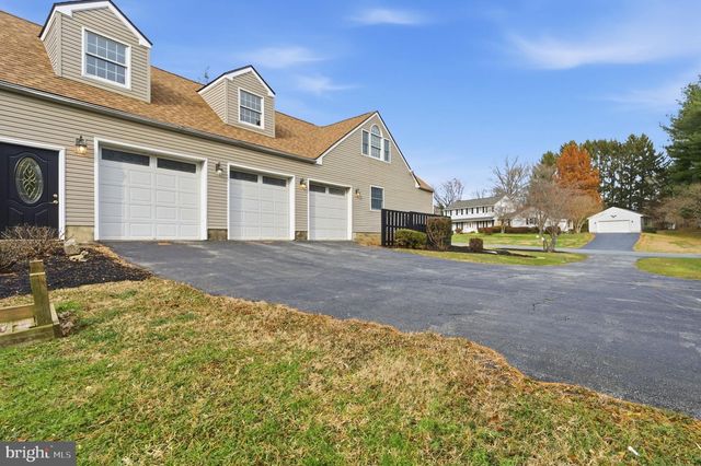 1 LAMATAN RD, Newark, DE 19711