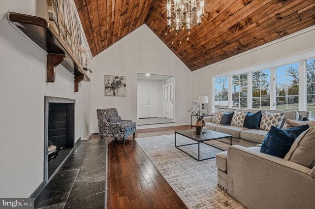 1 LAMATAN RD, Newark, DE 19711