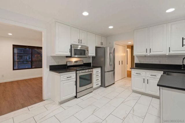 1413 EASTVIEW COURT, Oceanside, CA 92056