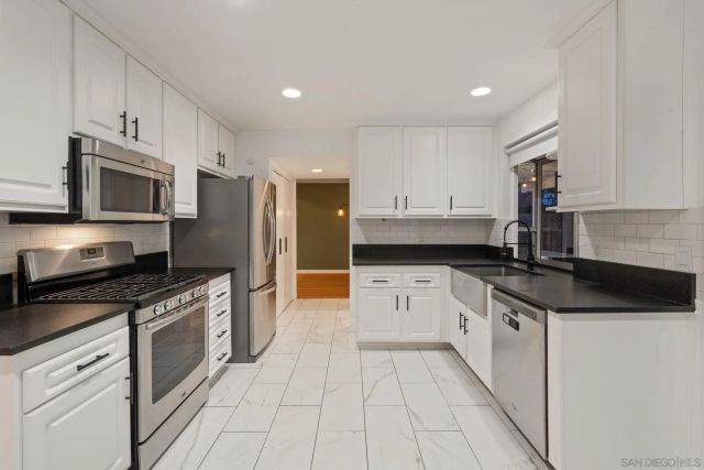 1413 EASTVIEW COURT, Oceanside, CA 92056