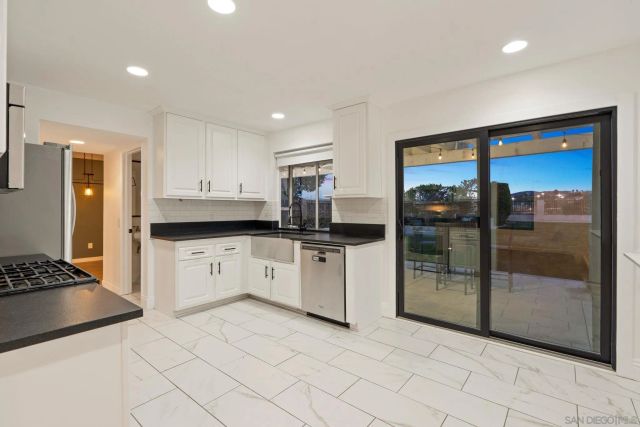 1413 EASTVIEW COURT, Oceanside, CA 92056