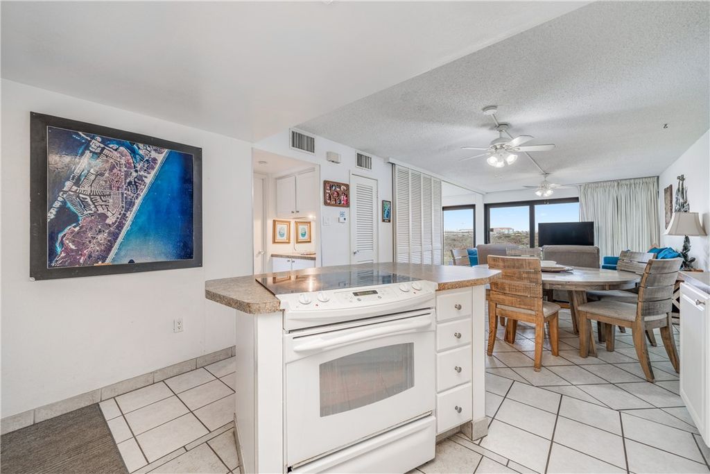 15340 Leeward Dr 107, Corpus Christi, TX 78418 — photo 3