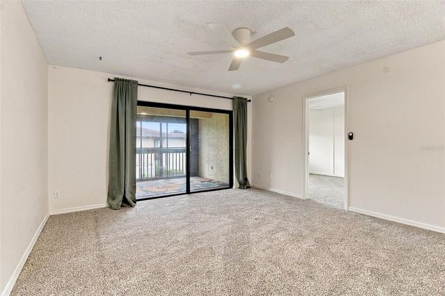 721 83RD AVENUE N 202, St Petersburg, FL 33702