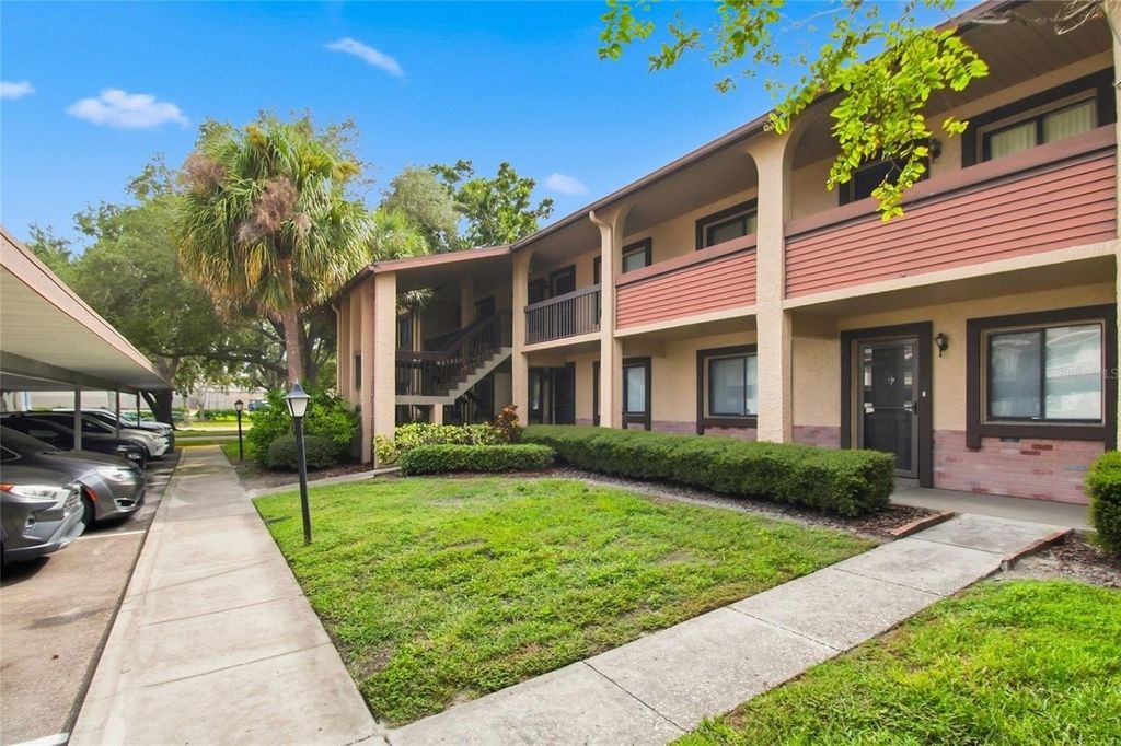721 83RD AVENUE N 202, St Petersburg, FL 33702