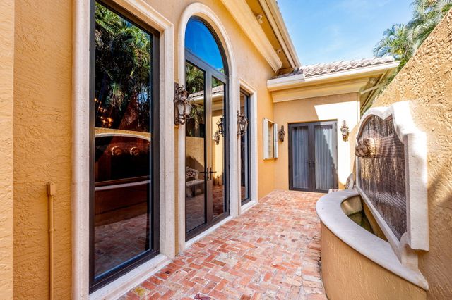 301 Mizner Lake Estates Drive, Boca Raton, FL 33432