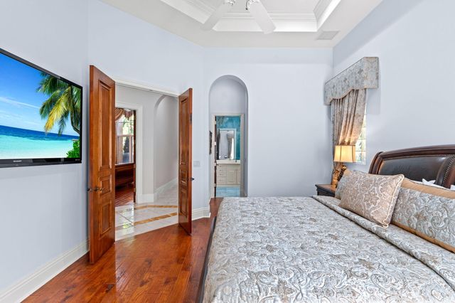 301 Mizner Lake Estates Drive, Boca Raton, FL 33432