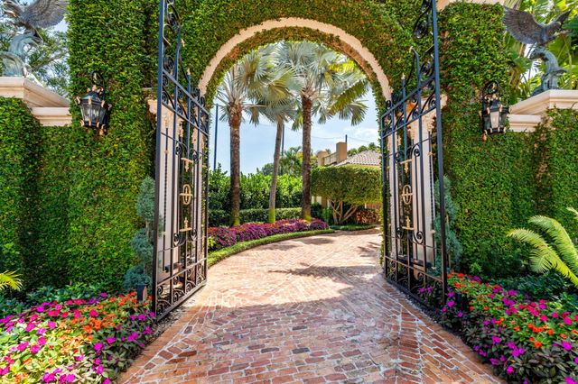 301 Mizner Lake Estates Drive, Boca Raton, FL 33432