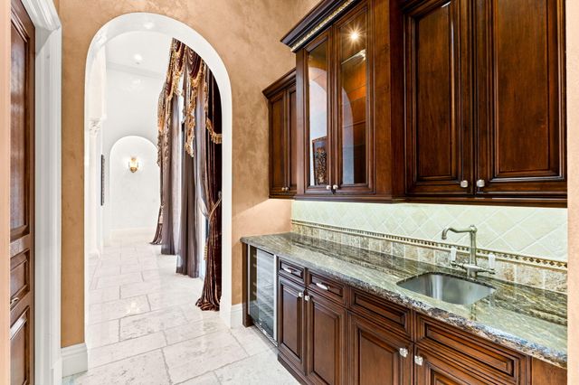 301 Mizner Lake Estates Drive, Boca Raton, FL 33432