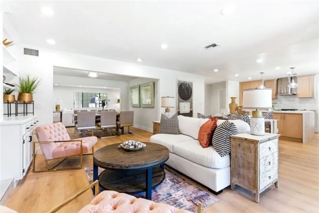 18614 Delano Street, Tarzana, CA 91335