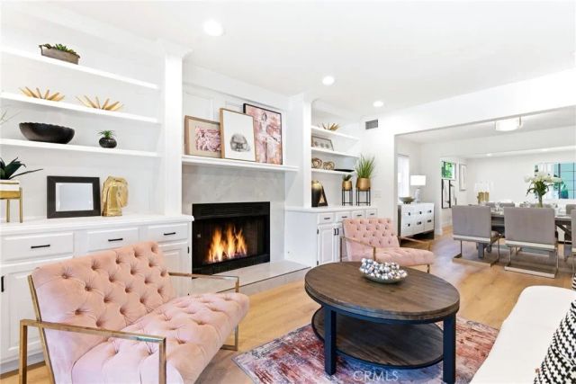 18614 Delano Street, Tarzana, CA 91335