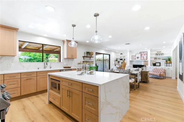 18614 Delano Street, Tarzana, CA 91335