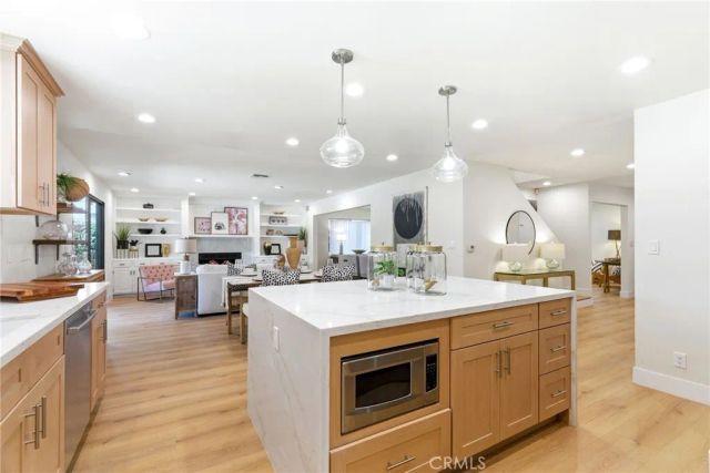 18614 Delano Street, Tarzana, CA 91335