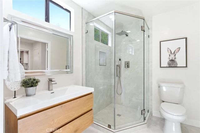 18614 Delano Street, Tarzana, CA 91335