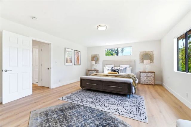 18614 Delano Street, Tarzana, CA 91335
