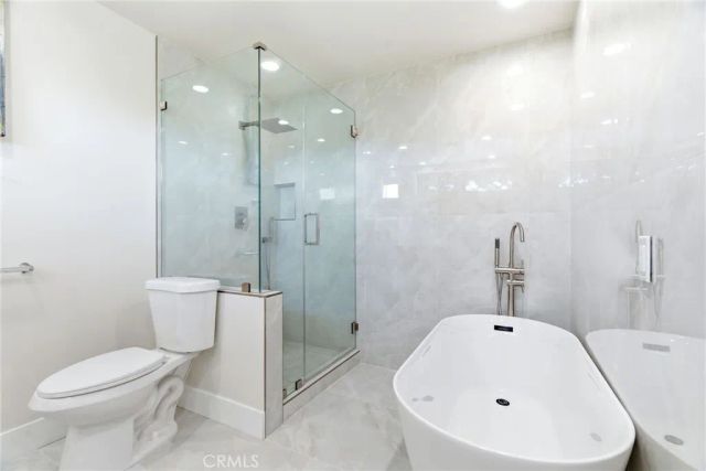 18614 Delano Street, Tarzana, CA 91335