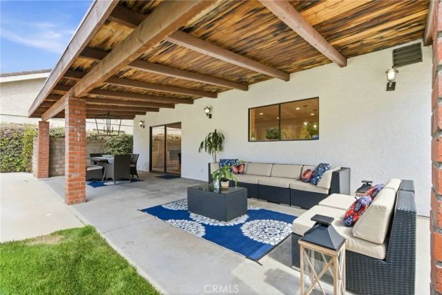 18614 Delano Street, Tarzana, CA 91335