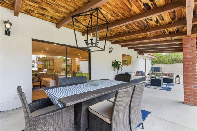 18614 Delano Street, Tarzana, CA 91335