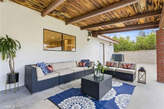 18614 Delano Street, Tarzana, CA 91335