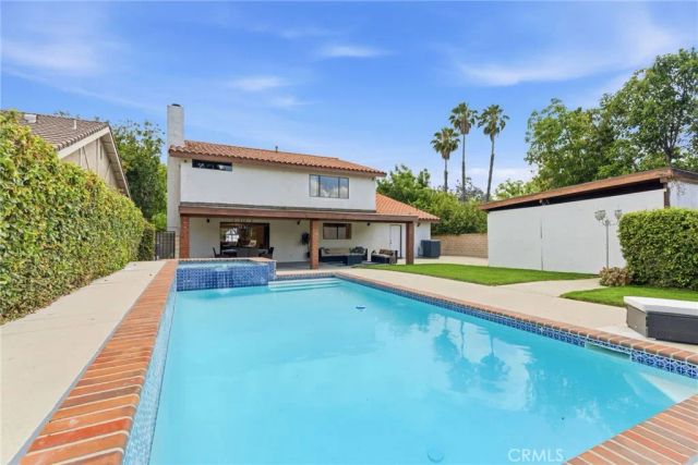 18614 Delano Street, Tarzana, CA 91335