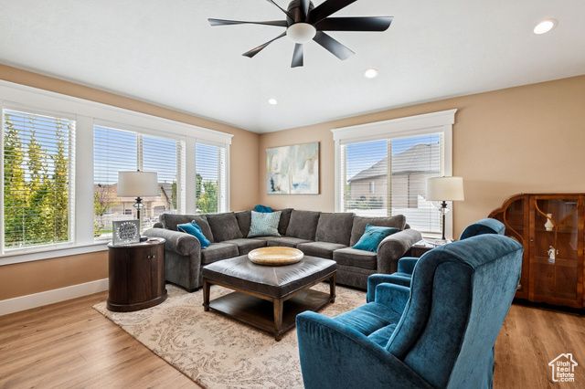 217 W HONEYSUCKLE DR, Saratoga Springs, UT 84045
