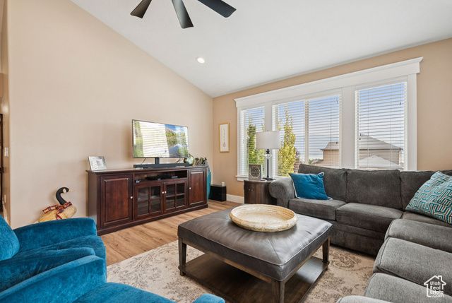 217 W HONEYSUCKLE DR, Saratoga Springs, UT 84045