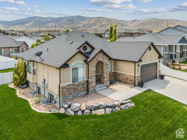 217 W HONEYSUCKLE DR, Saratoga Springs, UT 84045