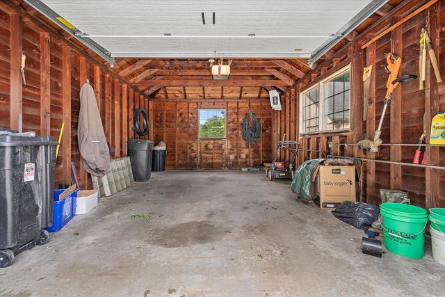 304 Oxford ROAD, Waukesha, WI 53186